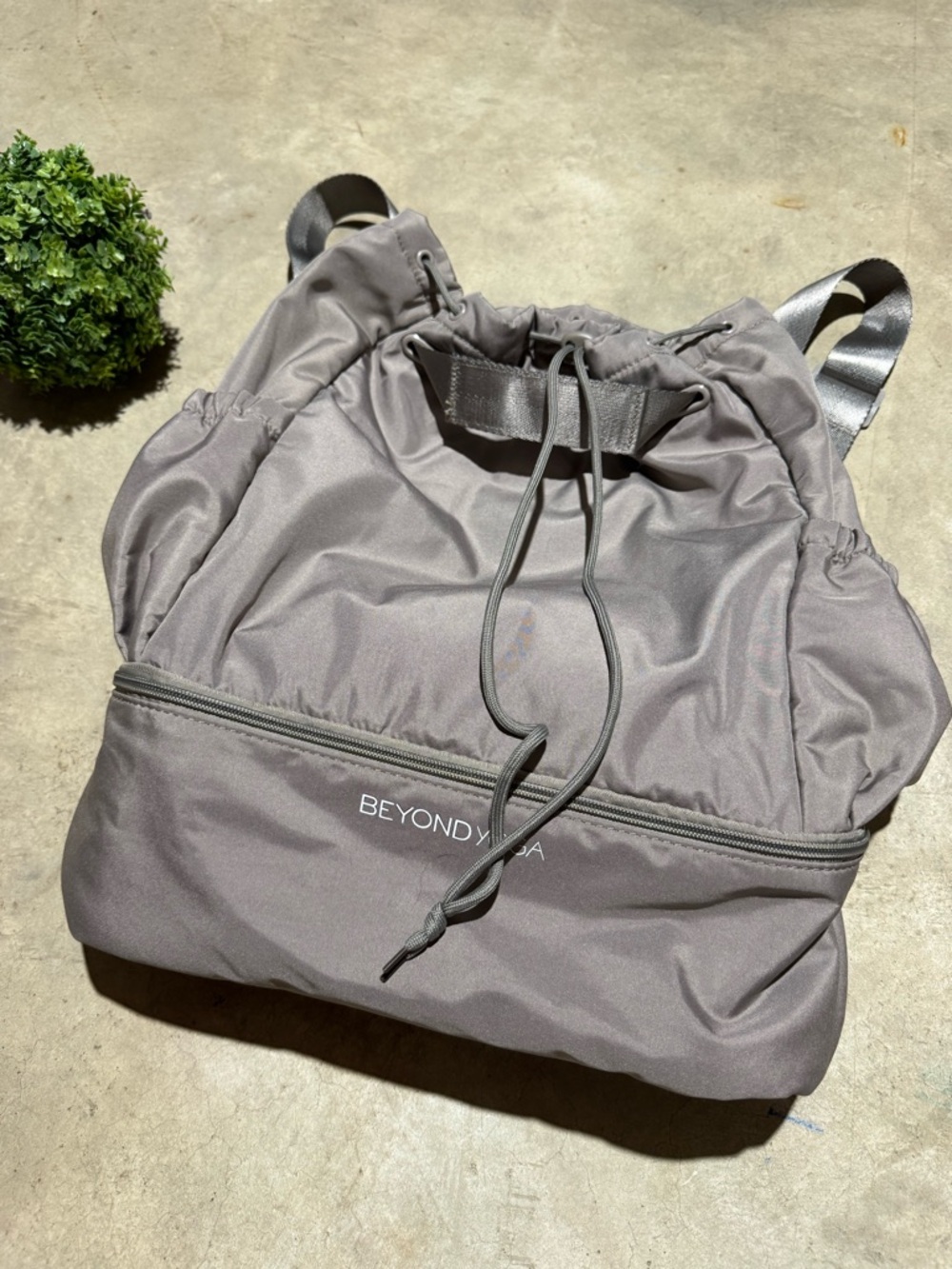 Beyond Yoga Drawstring Backpack Gym Bag Neutral Gray Workout Exercise Sports